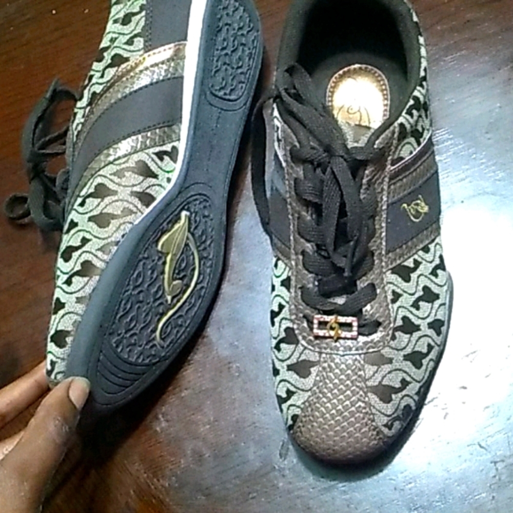Shoes - Picture 2 of 2